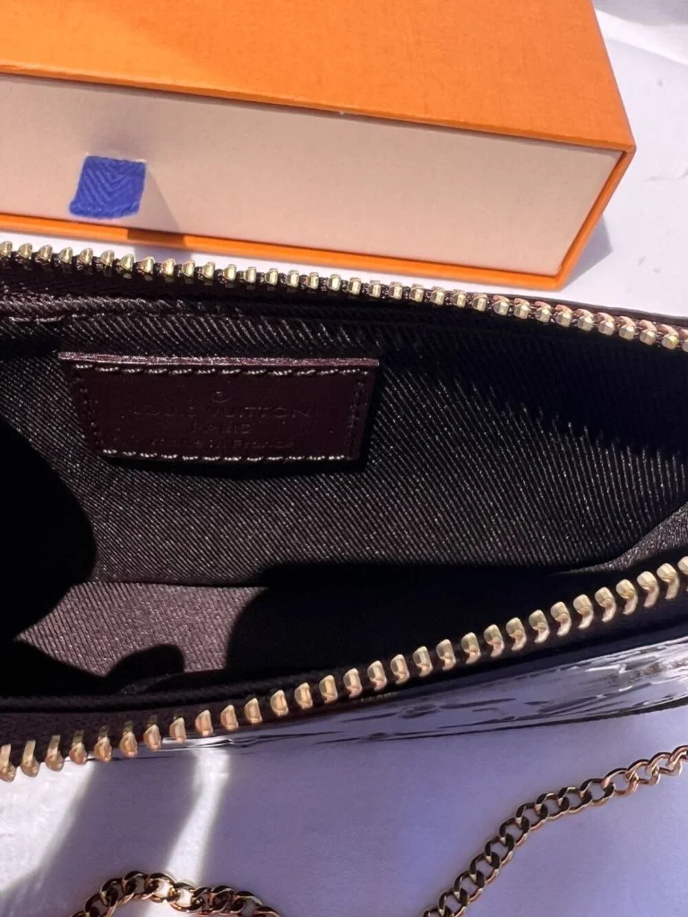 Louis Vuitton Mini Pochette Accessoires Vernis Amarante Product M90597